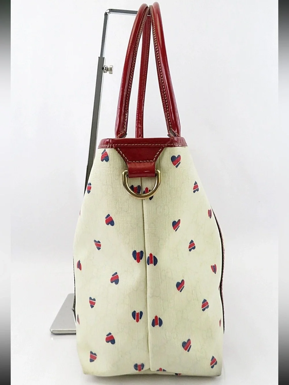 Gucci Cream Tote with Red Heart Motif